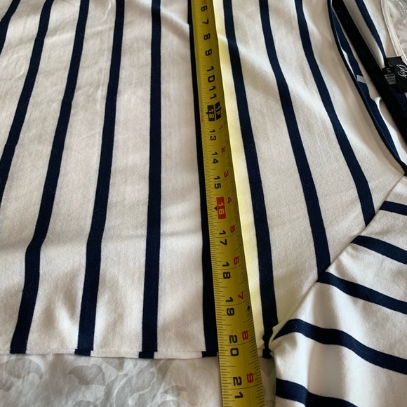 Orley Size L top - Picture 9 of 9